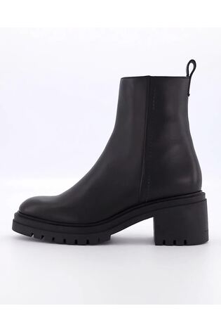 Standing boots discount