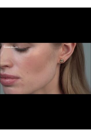 ذهبي - أقراط كريستال على الأذنين من Karen Millen - صورة 2 من 6 ذهبي - أقراط كريستال على الأذنين من Karen Millen - صورة 2 من 6