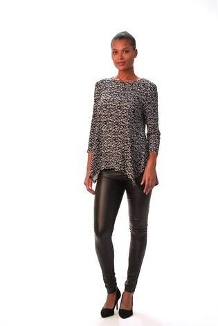 Roman Grey Printed Plisse Hanky Hem Tunic Stretch Top - Image 2 of 6