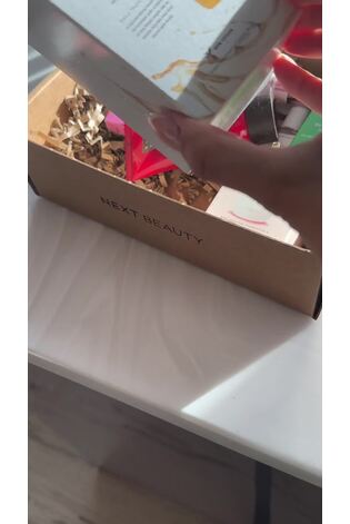 The Beauty Edit: Trending Beauty Box (Worth Over £75) - Image 2 of 5