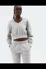 Gris oscuro jaspeado - Pantalones deportivos de polar de tiro medio Phoenix de Nike - Imagen 2 de 9