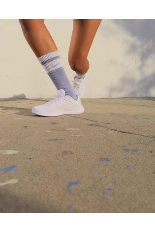 Nike flex run white best sale