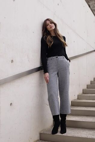 Sosandar Black Black & White Dogtooth Print Culottes - Image 2 of 6