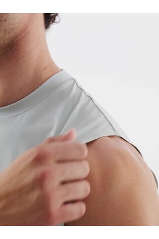 Reiss | Castore Performance Vest in Light Green - Image 2 of 9