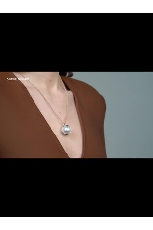 Karen Millen Gold Tone Large Pearl Ball Pendant Necklace - Image 2 of 6 Karen Millen Gold Tone Large Pearl Ball Pendant Necklace - Image 2 of 6