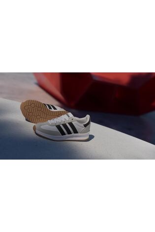 adidas White/Black/Grey Run 70s 2.0 Lace Junior Trainers - Image 2 of 17