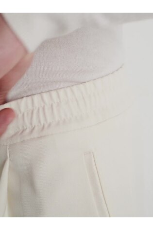 Reiss Ecru Brighton Relaxed Drawstring Trousers with Turn-Ups - Image 2 of 7