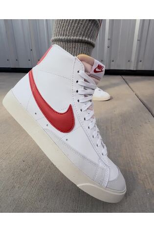 Nike blazer trainers in white and red store