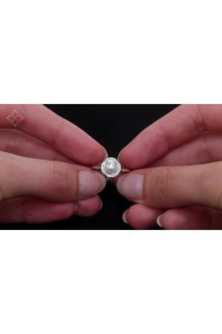 The Diamond Store 9K White Gold Pearl And 0.08ct Diamond Stellato Ring - Image 2 of 5