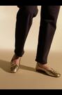 ذهبي - Jones Bootmaker Gold Stephanie Leather Pumps - صورة 2 من 7
