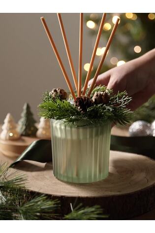 Christmas Tree Pine Needle and Eucalyptus 180ml Light Up Reed Diffuser - Image 2 of 6