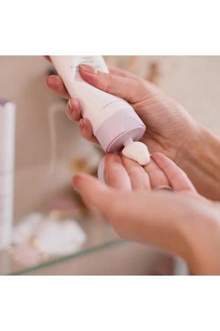 bareMinerals Poreless Oil-Free Moisturiser 50ml - Image 2 of 6