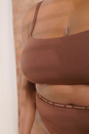 Светло-коричневый - Набор из 2 хлопковых стрингов Calvin Klein CK One Plus - Изображение 2 из 11