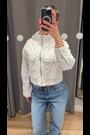 نمط منقط بلون أسود/بيج فاتح - سترة دنيم بقصّة واسعة وياقة قمعية مع سحاب كامل - صورة 2 من 8