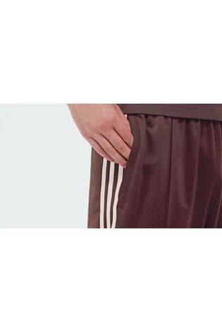 بني - بنطلون رياضي فضفاض من adidas Originals - صورة 2 من 7