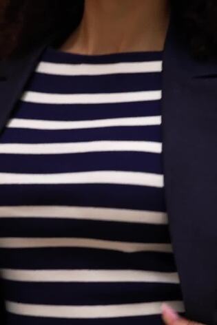 Sosandar Navy Ruched Sleeve Linen Blend Blazer - Image 2 of 6