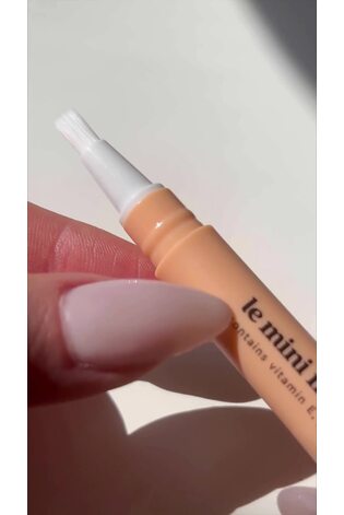 Le Mini Macaron Cuticle Oil Pen Nail Care - Image 2 of 4 Le Mini Macaron Cuticle Oil Pen Nail Care - Image 2 of 4