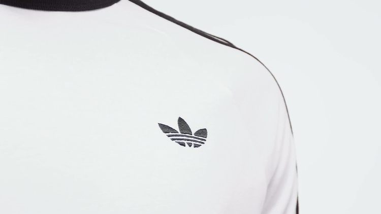 Next：日本 ホワイト - adidas Originals 3 ストライプス長袖 Tシャツ
