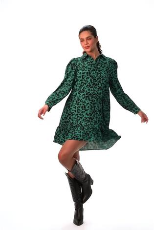Verde - Roman Abstract Print Shirt Dress - Imagen 2 de 6 Verde - Roman Abstract Print Shirt Dress - Imagen 2 de 6