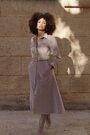 Sosandar Ausgestelltes Midikleid mit Gürtel und Taschen, Taupe - Bild 2 von 4