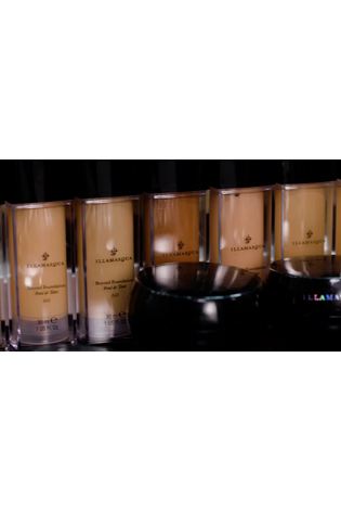 Illamasqua Beyond Foundation - Image 2 of 5