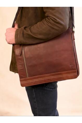 Lakeland Leather Black Large Keswick Leather Messenger Bag - Image 2 of 8