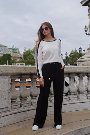 Sosandar Blue Eyelet Detail Contrast Sleeve Fine Knit Jumper - Image 2 of 6