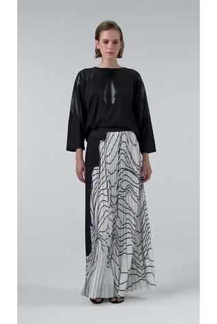 leem Black Foil Printed Batwing Sleeve Blouse - Image 2 of 6