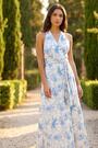 Vestido romano com decote halter e estampa floral em espiral - Imagem 2 de 6