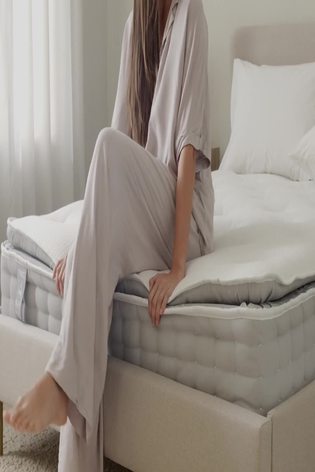Buy Sumptuous Hybrid Pocket Sprung Medium Mattress with Pillowtop