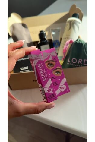 A Touch of Luxury Beauty Box (Worth £144) - Image 2 of 4