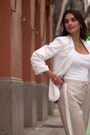 Sosandar White Ruched Sleeve Linen Blend Blazer - Image 2 of 6
