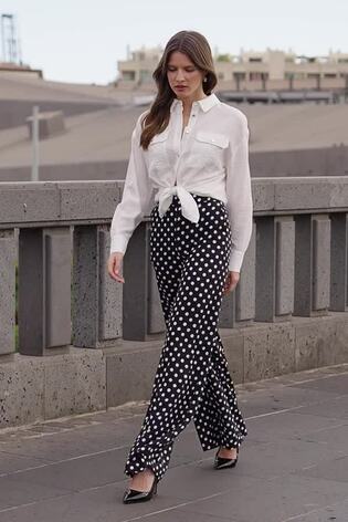 Sosandar Black Petite Wide Leg Trousers - Image 2 of 6