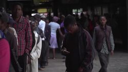 Queuing at banks, many Zimbabweans hopeful on economy Instructional Video