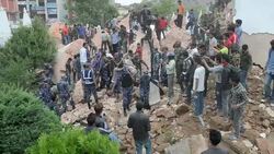 CLEAN : Hundreds feared dead in Nepal after massive quake News Clip