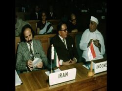 SYND 7 11 72 GANDHI SPEAKS AT COLOMBO CONFERENCE News Clip