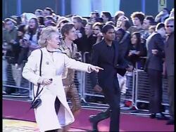 Stars begin to arrive for the biggest night in UK pop music News Clip