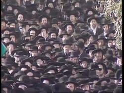 ISRAEL: ULTRA ORTHODOX JEWS MOURN DEATH OF CHIEF RABBI YITZHAK KAHAN News Clip