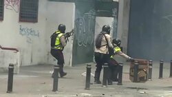 CLEAN : Venezuela: Clashes erupt in fresh new anti-Maduro protests News Clip