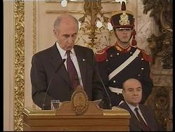 Government prescribes solutions to Argentina's economic troubles as stocks tumble News Clip