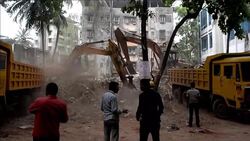 CLEAN : India building collapse kills 11 near Mumbai News Clip