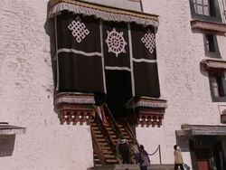 Tourists and Tibetan pilgrims visit Potala Palace News Clip