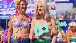 Mermaids make a splash with new world record News Clip