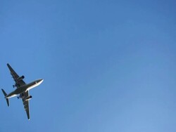 Overhead plane Stock Footage