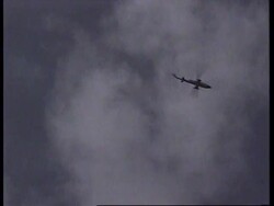 ISRAEL: SHIMON PERES ISSUES WARNING TO HEZBOLLAH GUERRILLAS News Clip