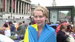 CLEAN: Fans camp out in Trafalgar Square ahead of Potter premiere News Clip