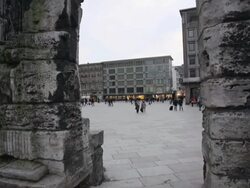 STEADYCAM: Domplatte Cologne Cathedral Stock Footage