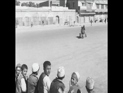 SYND 17/12/67 TENSIONS IN SANA'A AS THE REPUBLICAN GOVERNMENT REVIEWS THE SITUATION Instructional Video