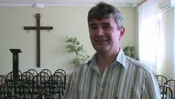 VOICED : East Ukraines die hard voters ready for obstacle course News Clip