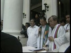 President moves to end judicial rift News Clip